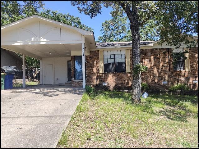 Foto principal - 5704 Green Valley Ave