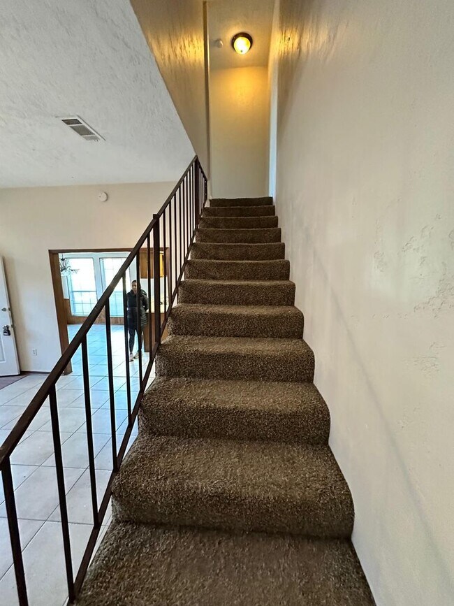 Foto del edificio - 1500 N Grant Dr