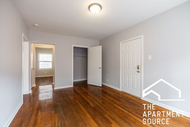 Foto del edificio - 5748 N Winthrop Ave