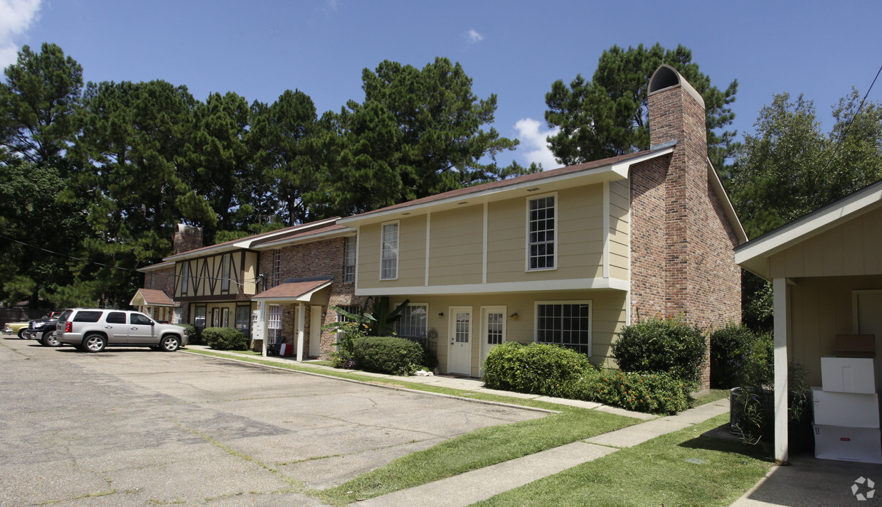 Parque Forest Townhomes - Park Forest Townhouses