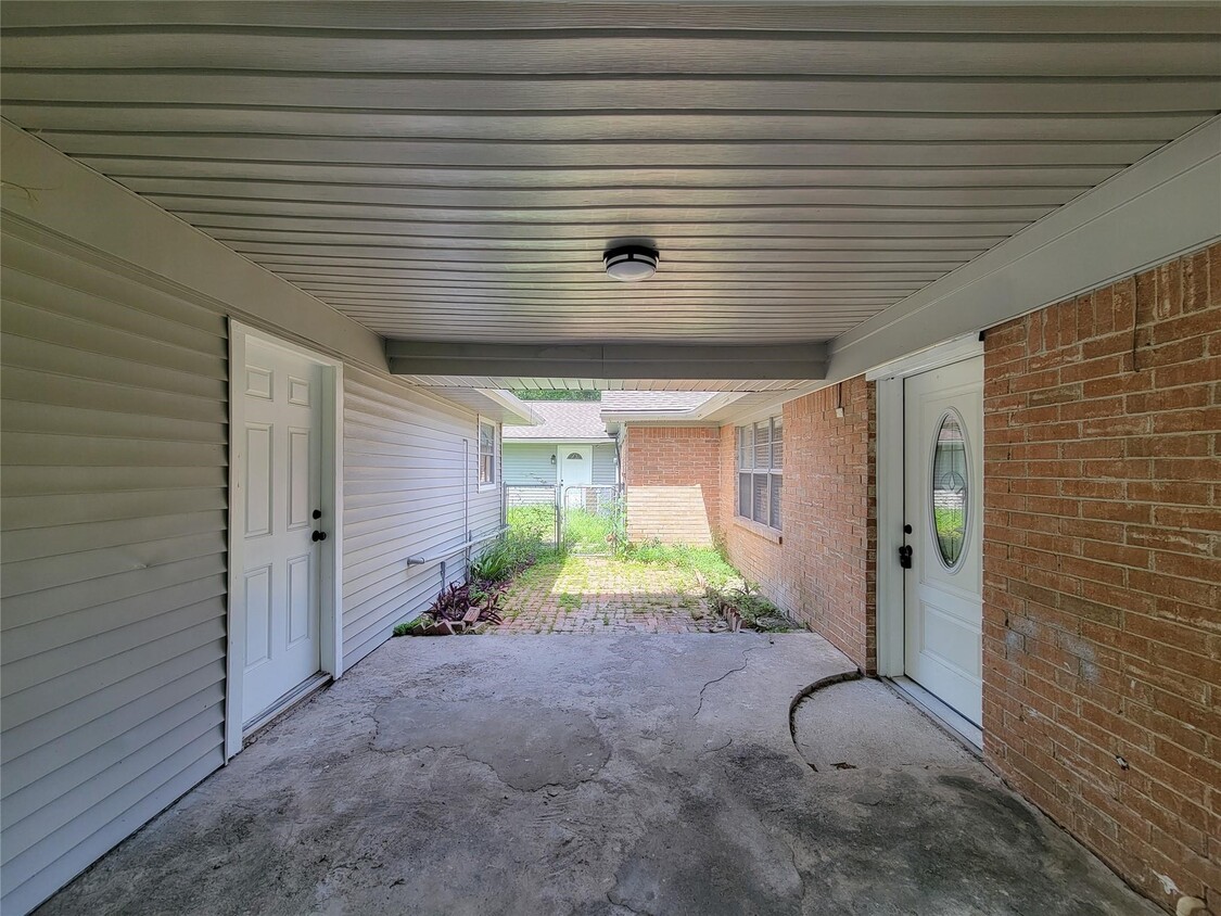 Foto del edificio - 5103 Karu Dr