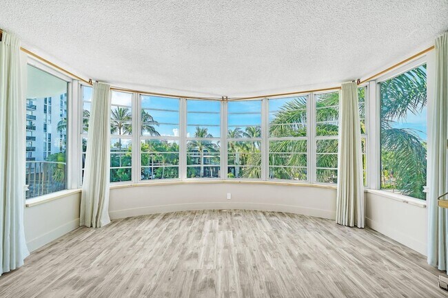 Foto del edificio - 3051 NE 48th St