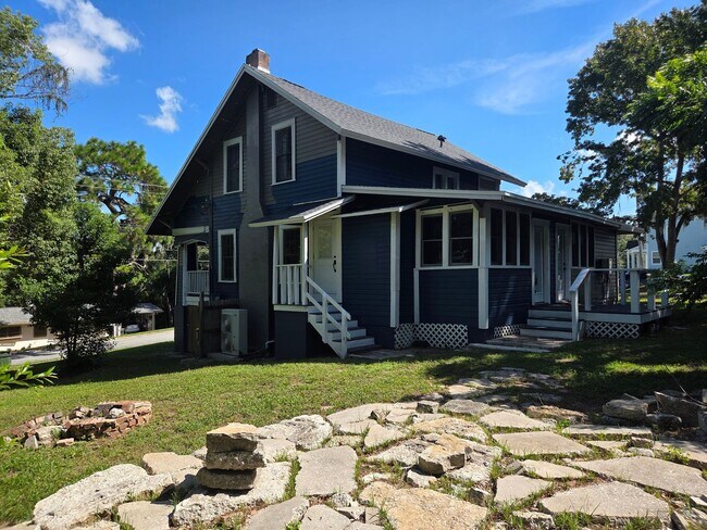 Foto del edificio - Move in Ready Historic Home in Downtown Cl...