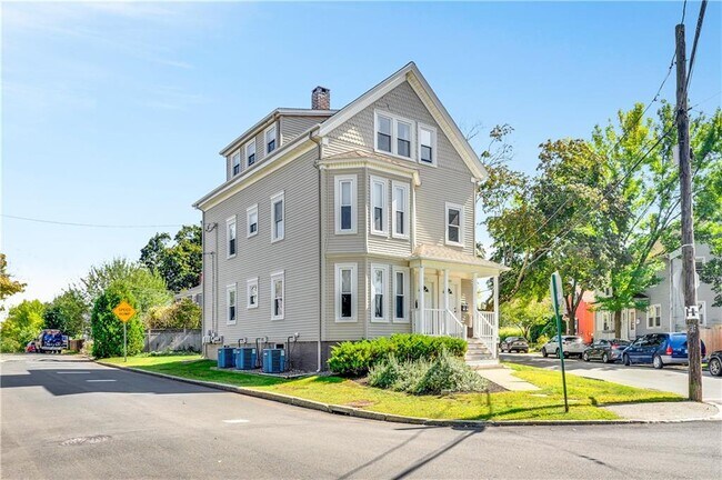 Foto del edificio - 309 Highland Ave