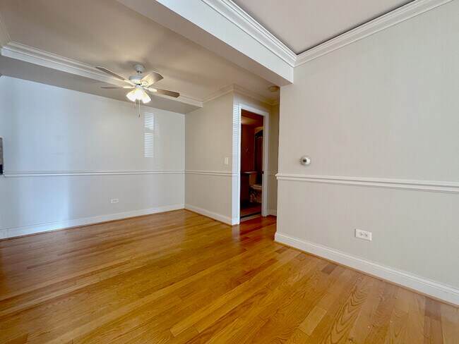 Building Photo - 4932 N Leonard Dr
