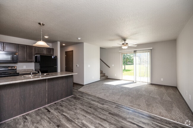 Interior Photo - Destination 141