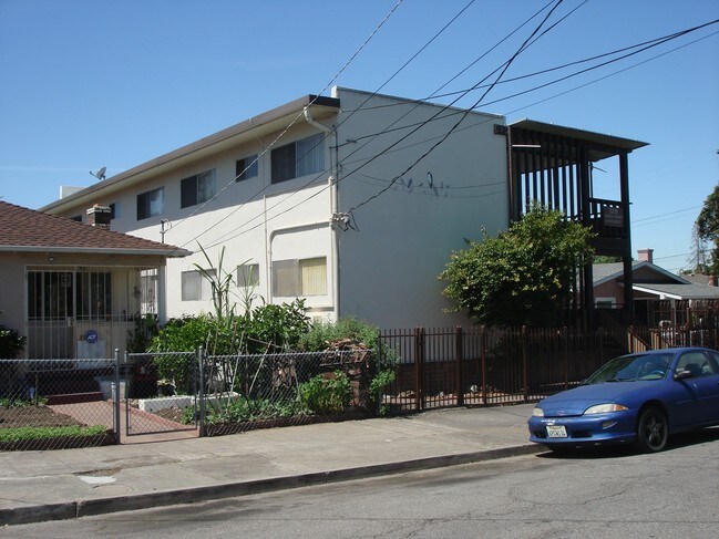 Building Photo - School Street Apartments