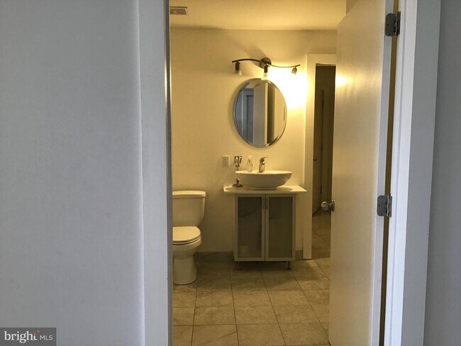 Foto del edificio - 1125 E Columbia Ave