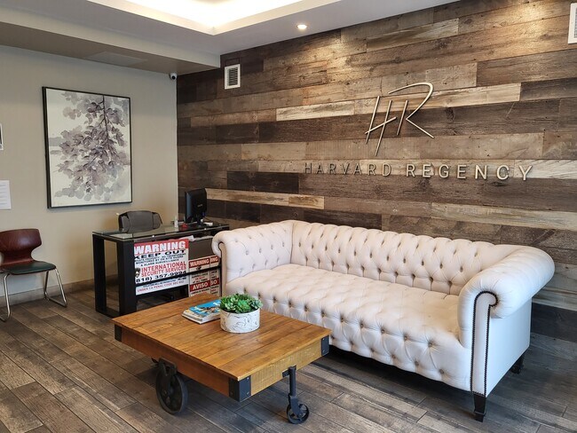 Lobby - 1101 S Harvard Blvd