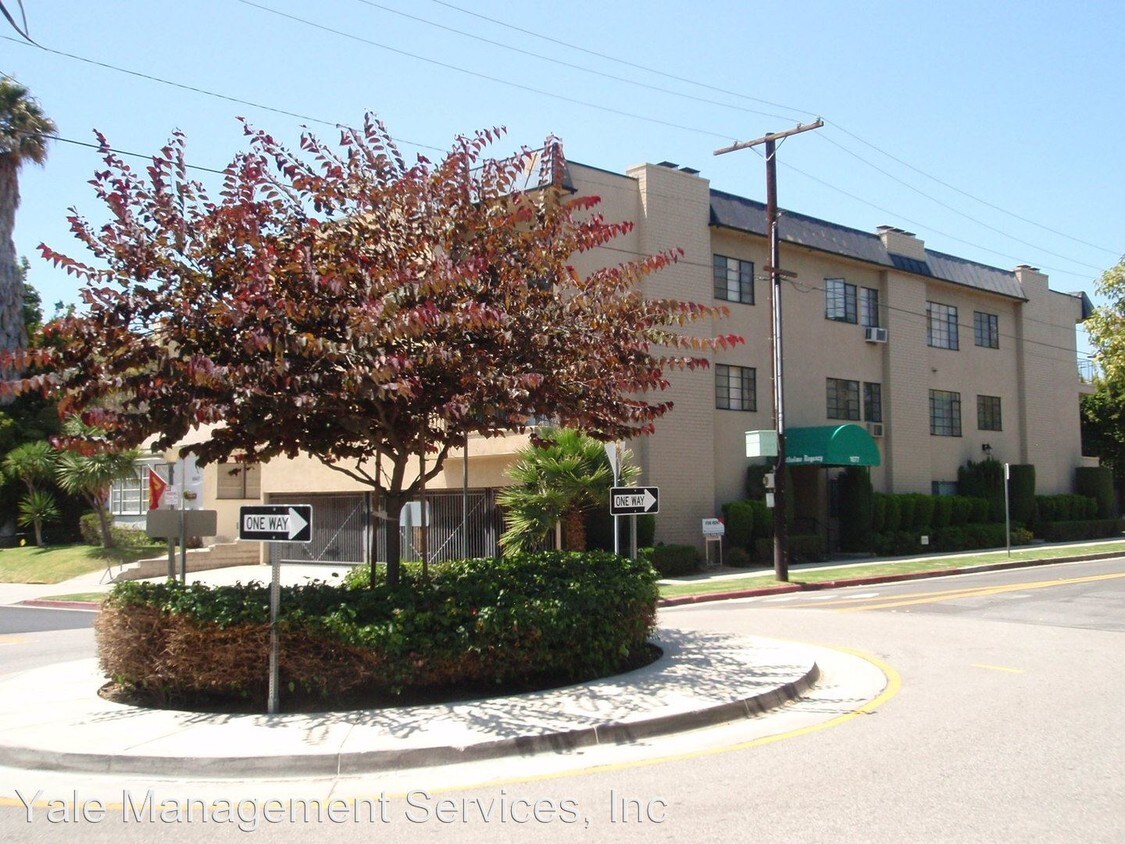 Primary Photo - 1677 Westholme Ave