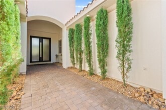 Building Photo - 2640 Mirabella St