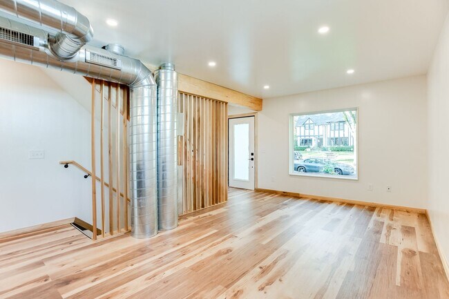 Foto del edificio - 3907 Xerxes Ave S