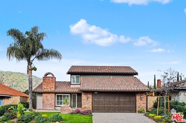 Building Photo - 6497 Country Club Dr