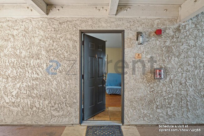 Building Photo - 880 E Fremont Ave