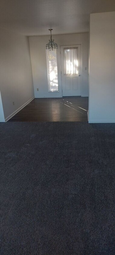 Foto del edificio - Cute 2 Bedroom Duplex in North Fort Collins