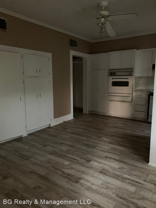 Building Photo - 2 br, 1 bath House - 303 S Guegnon