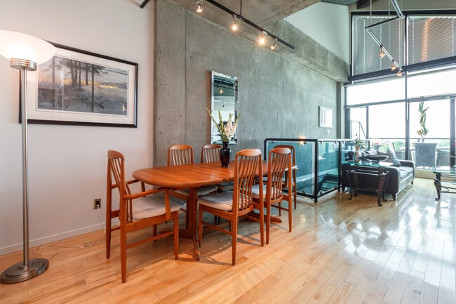 Open Plan Dining Area - 21 Erie St