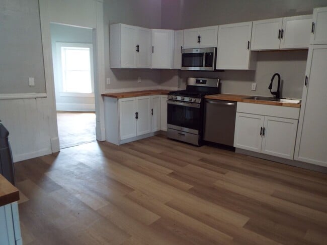 Foto del edificio - 710 W 3rd St