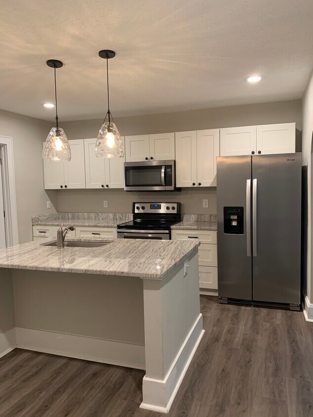 Foto principal - 6741 Hurd Ave