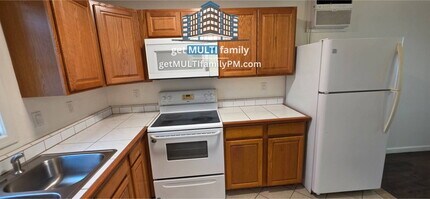 Building Photo - 3926 E Earll Dr