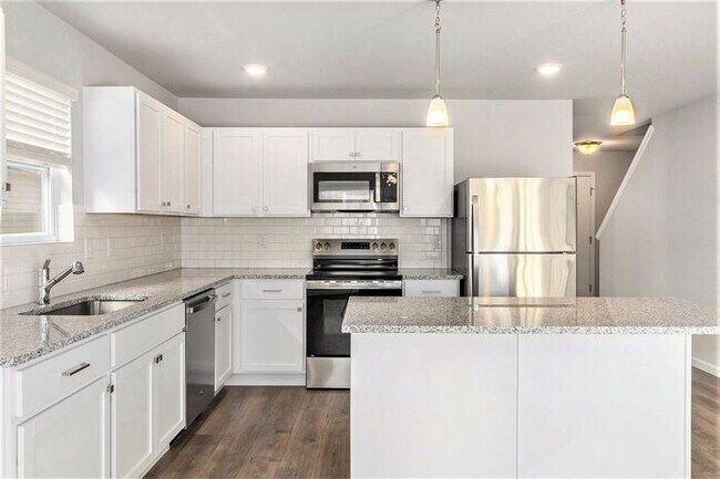 Building Photo - 507 Burr St