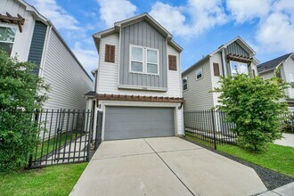 Building Photo - 1066 Mansfield St