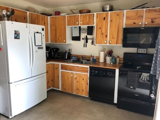 Building Photo - Single Family Home For Rent!