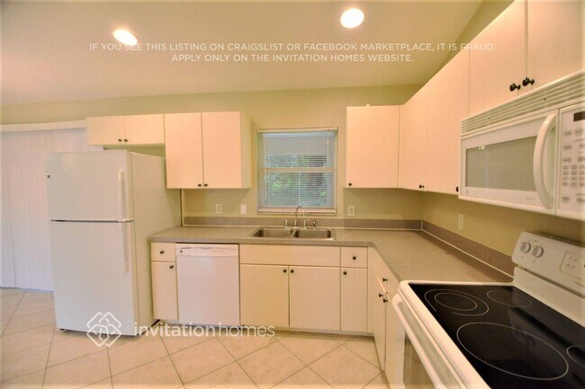 Building Photo - 2350 Mauve Terrace