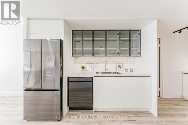 Building Photo - 131 Torresdale Ave