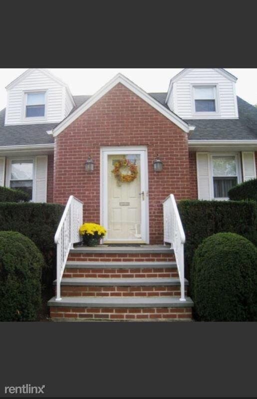 Building Photo - 3 br, 1 bath House - 39 Parkway