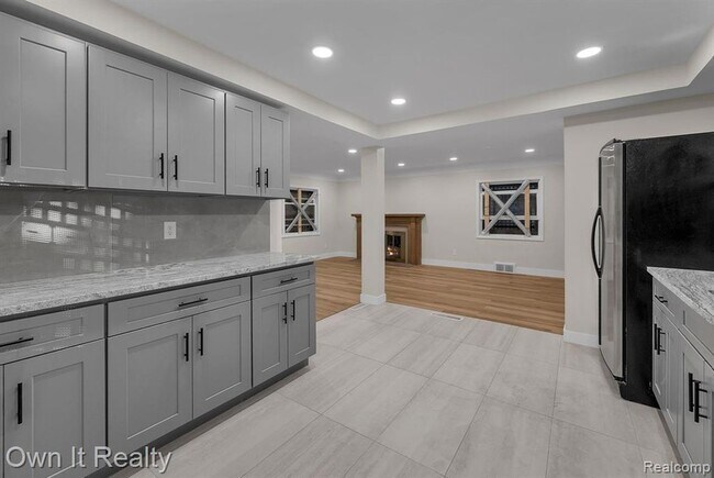 Foto del edificio - 4316 Lakewood St