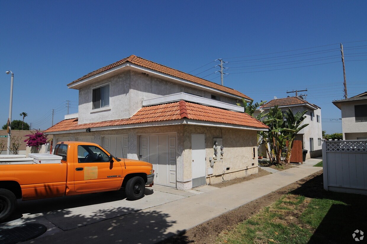 Foto principal - 14032 Pinebrook Dr
