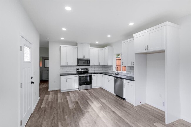 Foto del edificio - 7750 Wachtel Way