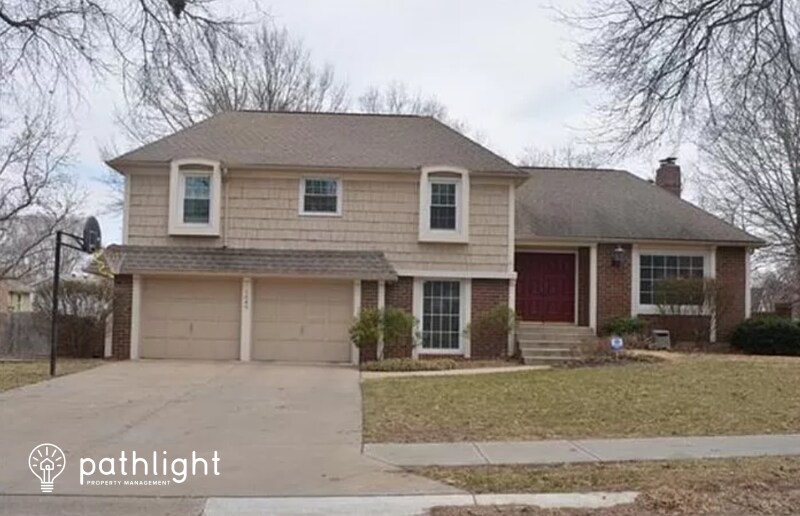 Primary Photo - 1649 E Sunvale Dr, Olathe, KS, 66062