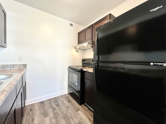 2 BR, 1 BTH - 731 SF - Autumn Ridge Apartments