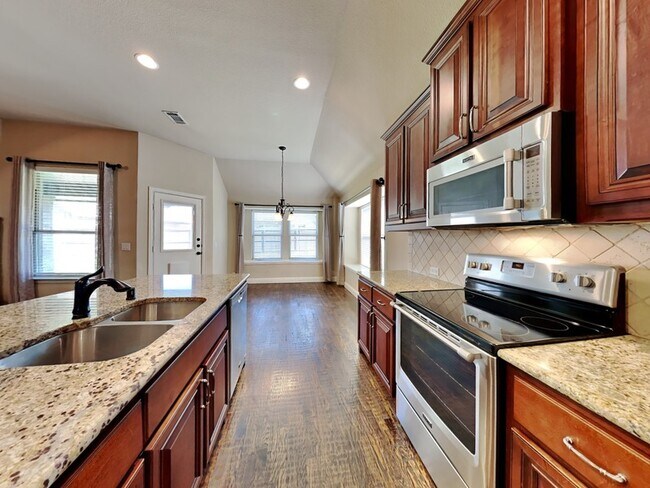 Foto del edificio - 3403 Cedar Ln