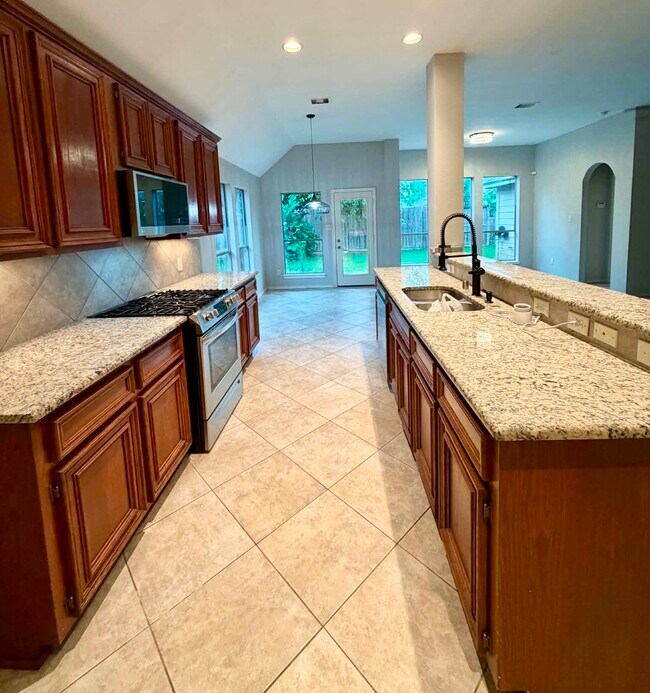 Foto del edificio - 5607 Wagon Wheel Ln