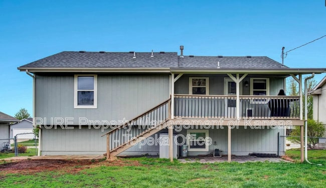Building Photo - 2407 SW Romar Rd