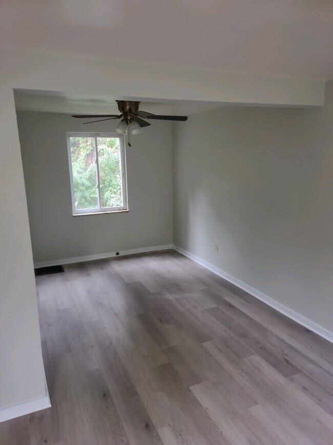 Jameson Townhomes Apartments in Brentwood, PA