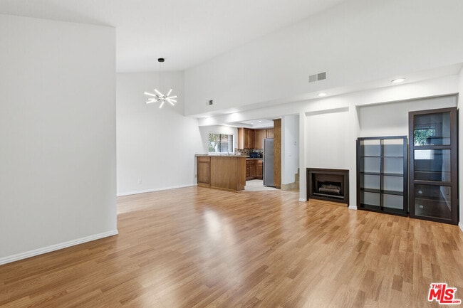 Foto del edificio - 18136 Oxnard St