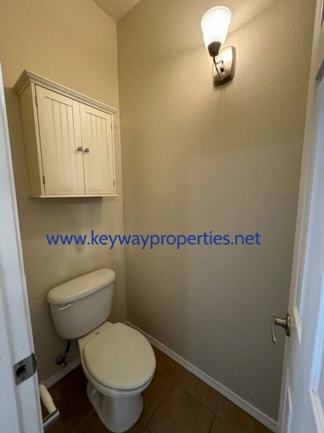 Building Photo - Beautiful 3 bed 2 bath house