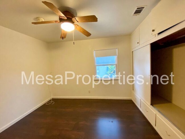 Foto del edificio - 464 W Columbia Ave