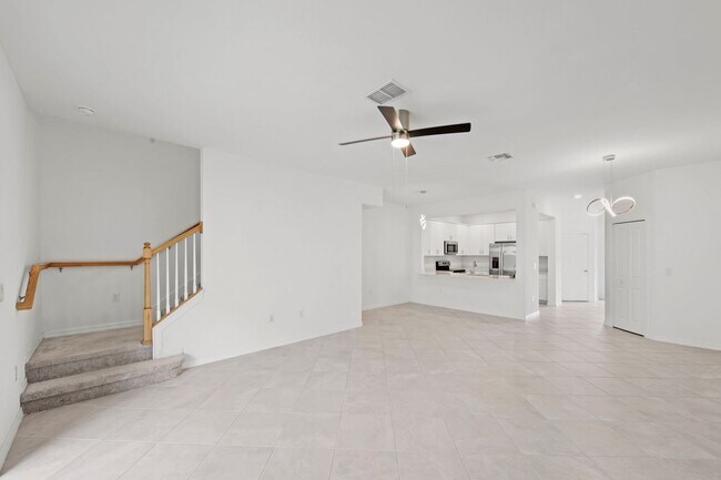 Building Photo - 2827 Blossom Wy