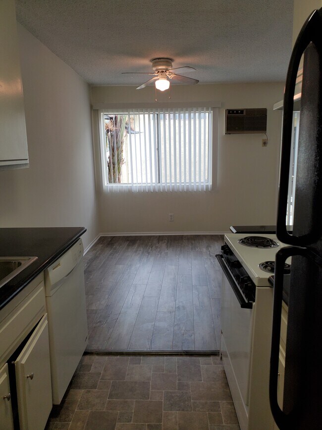 Foto del edificio - 11771 National Blvd