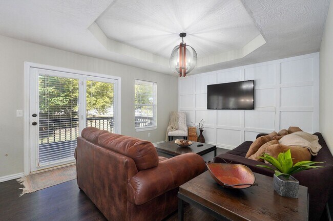 Building Photo - Pre-Leasing this Fully Furnished Brick Fro...