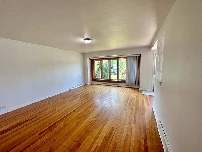 Living Room - 5452 Brummel St