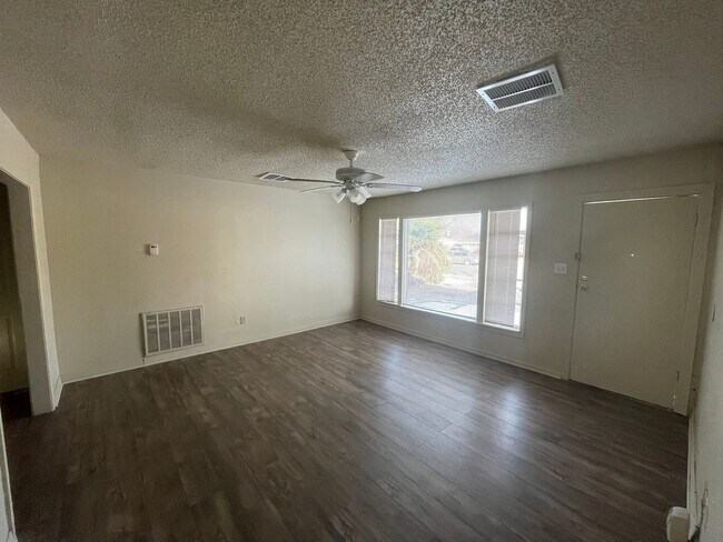 Foto del edificio - Quaint 2 bedroom 1 bath