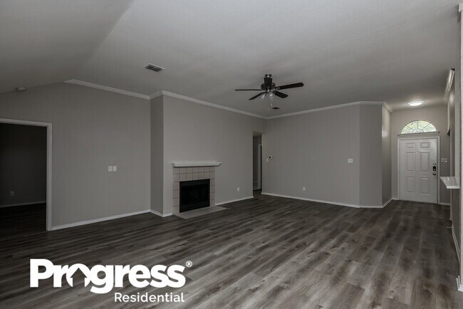 Building Photo - 917 Hiawatha Ln