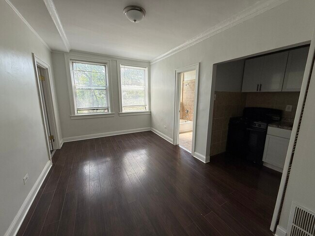 Foto del edificio - 3420 W Irving Park Rd
