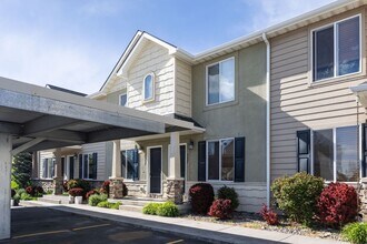 Building Photo - 2495 Eagle Dr